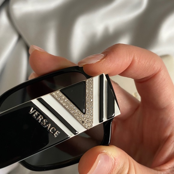 VERSACE SUNGLASSES - Picture 5 of 5